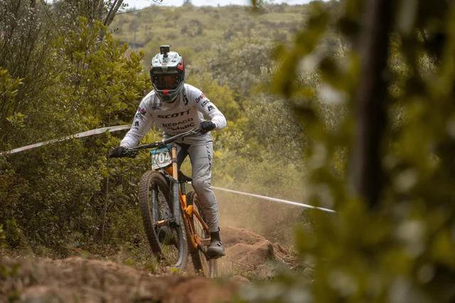 Máy ảnh Sony Alpha A6000 (Silver, Body Only) | Chính hãng Máy ảnh Sony Alpha A6000 (Silver, Body Only) | Chính hãng